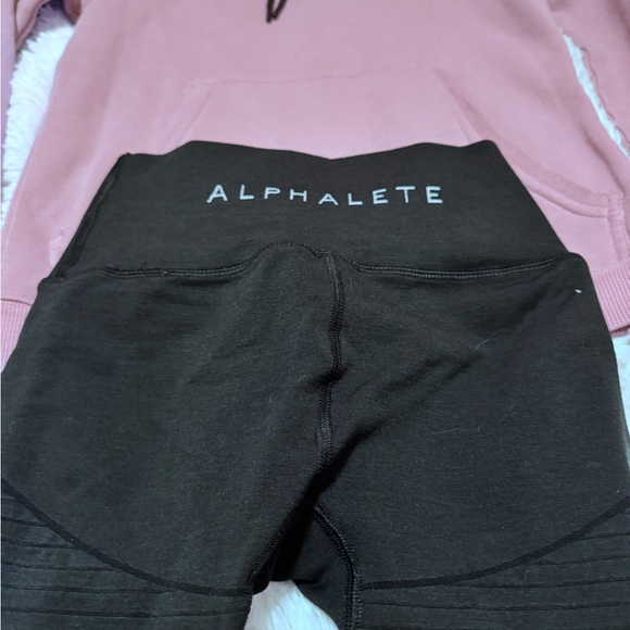 NEW Alphalete Outfit - Picture 2 of 3